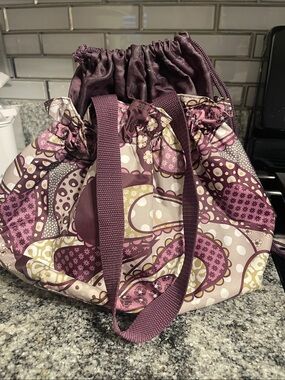 Thirty-One Drawstring Tote Bag in Plum and Cream